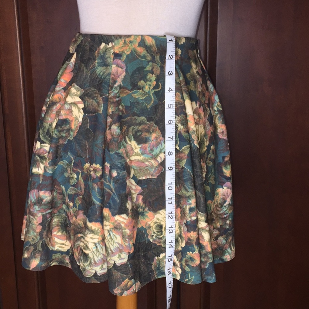 {TRF by Zara} Skirt